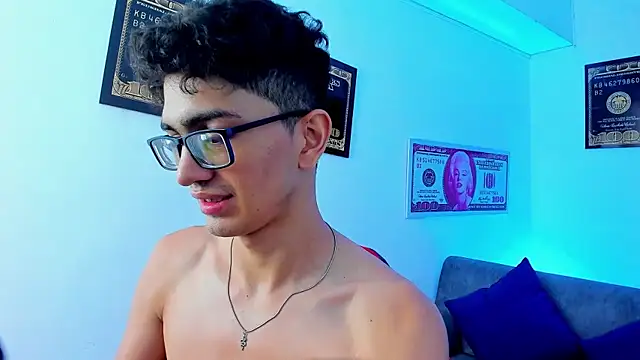 Snapshot of TylerWhite_ chatting on 01-21-25, 09:35 TylerWhite online show from 01-21-25, 09:35