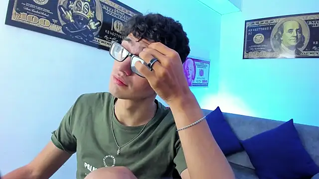 Snapshot of TylerWhite_ chatting on 01-22-25, 06:20 TylerWhite online show from 01-22-25, 06:20