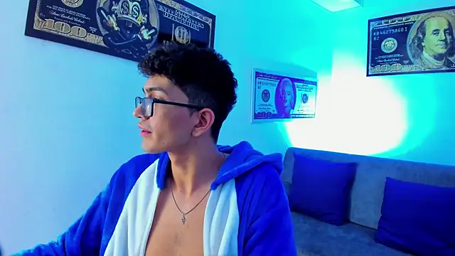 Snapshot of TylerWhite_ chatting on 01-24-25, 06:35 TylerWhite online show from 01-24-25, 06:35