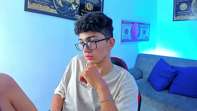 Snapshot of TylerWhite_ chatting on 01-25-25, 06:34 TylerWhite online show from 01-25-25, 06:34