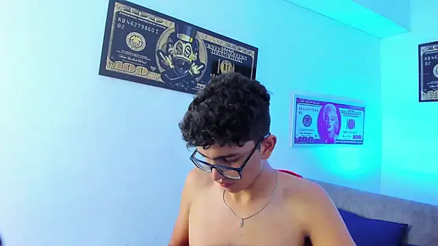 Snapshot of TylerWhite_ chatting on 01-28-25, 06:27 TylerWhite online show from 01-28-25, 06:27