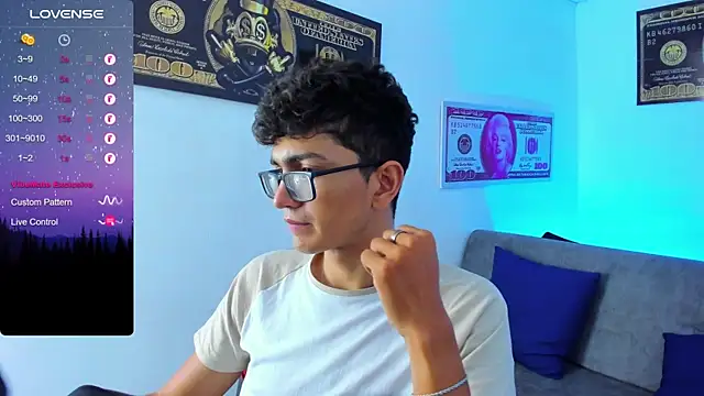 Snapshot of TylerWhite_ chatting on 02-02-25, 07:41 TylerWhite online show from 02-02-25, 07:41