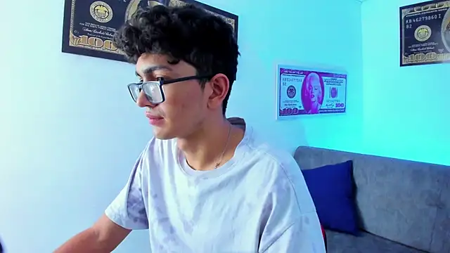 Snapshot of TylerWhite_ chatting on 02-04-25, 06:57 TylerWhite online show from 02-04-25, 06:57