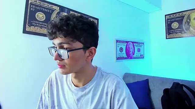 Snapshot of TylerWhite_ chatting on 02-04-25, 10:00 TylerWhite online show from 02-04-25, 10:00