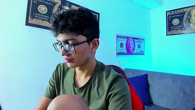 Snapshot of TylerWhite_ chatting on 02-05-25, 02:51 TylerWhite online show from 02-05-25, 02:51