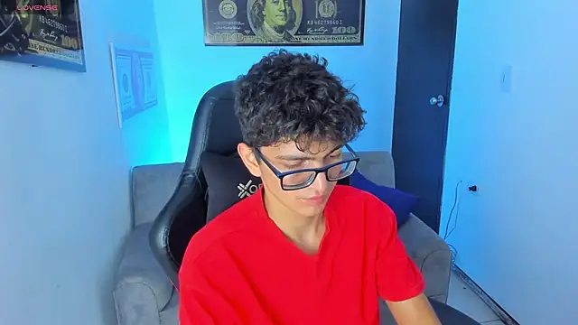 Snapshot of TylerWhite_ chatting on 02-15-25, 02:47 TylerWhite online show from 02-15-25, 02:47