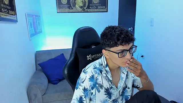 Snapshot of TylerWhite_ chatting on 02-19-25, 02:55 TylerWhite online show from 02-19-25, 02:55