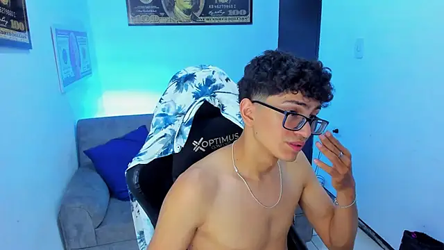 Snapshot of TylerWhite_ chatting on 02-19-25, 06:33 TylerWhite online show from 02-19-25, 06:33