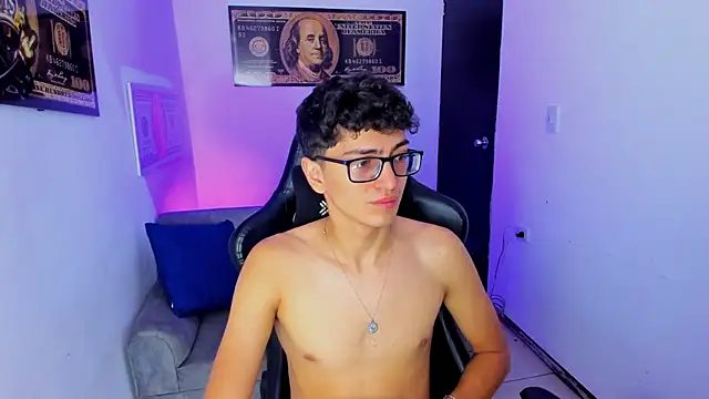 Snapshot of TylerWhite_ chatting on 02-25-25, 05:52 TylerWhite online show from 02-25-25, 05:52