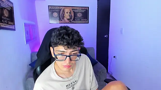 Snapshot of TylerWhite_ chatting on 02-26-25, 02:48 TylerWhite online show from 02-26-25, 02:48