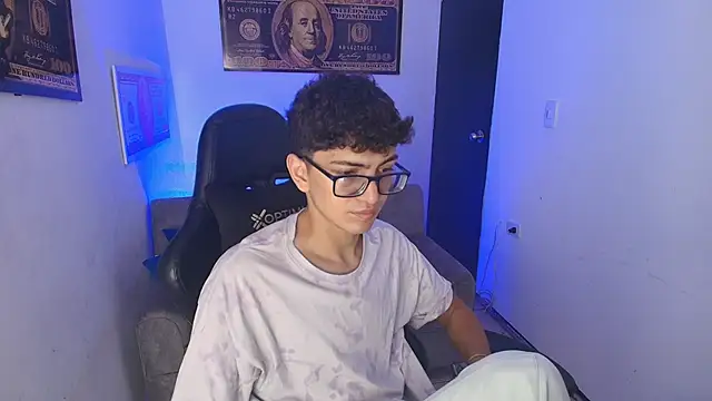 Snapshot of TylerWhite_ chatting on 02-27-25, 03:04 TylerWhite online show from 02-27-25, 03:04