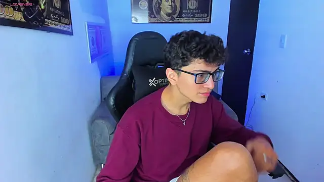 Snapshot of TylerWhite_ chatting on 03-07-25, 02:57 TylerWhite online show from 03-07-25, 02:57