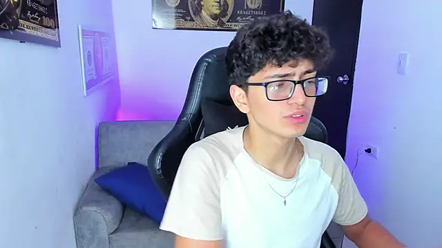 Snapshot of TylerWhite_ chatting on 03-09-25, 09:57 TylerWhite online show from 03-09-25, 09:57