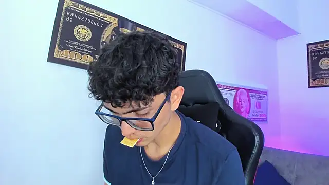 Snapshot of TylerWhite_ chatting on 03-11-25, 02:54 TylerWhite online show from 03-11-25, 02:54