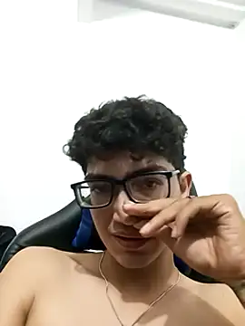 Snapshot of TylerWhite_ chatting on 03-13-25, 03:54 TylerWhite online show from 03-13-25, 03:54