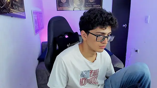 Snapshot of TylerWhite_ chatting on 03-14-25, 09:14 TylerWhite online show from 03-14-25, 09:14