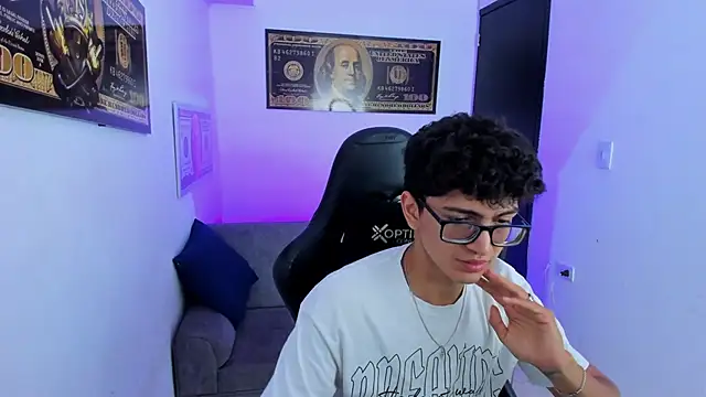 Snapshot of TylerWhite_ chatting on 03-15-25, 05:52 TylerWhite online show from 03-15-25, 05:52