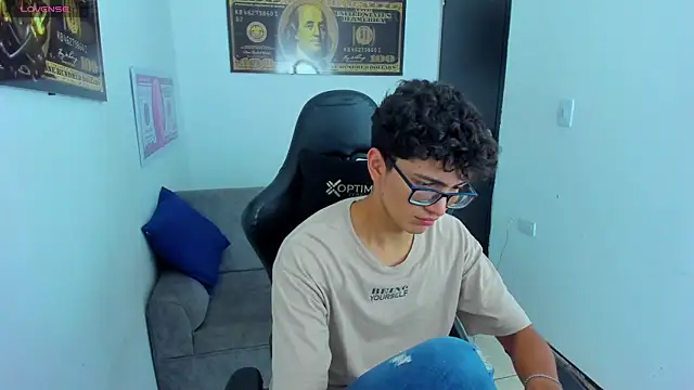 Snapshot of TylerWhite_ chatting on 03-16-25, 02:53 TylerWhite online show from 03-16-25, 02:53