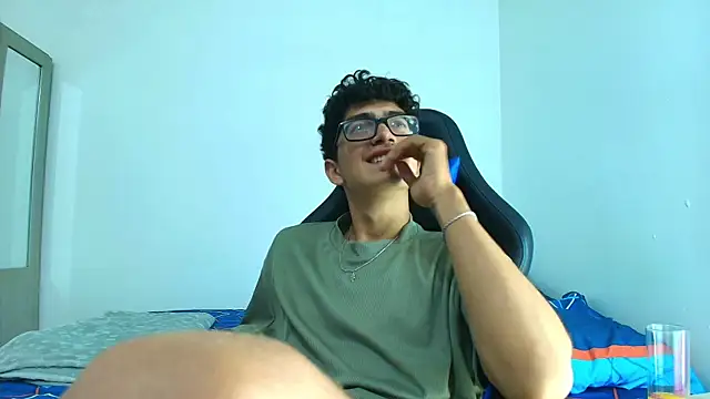 Snapshot of TylerWhite_ chatting on 03-20-25, 03:13 TylerWhite online show from 03-20-25, 03:13