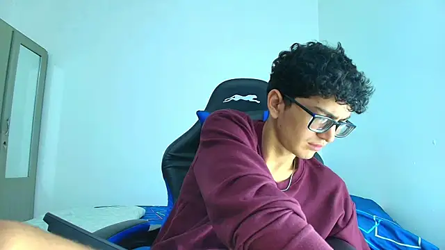 Snapshot of TylerWhite_ chatting on 03-21-25, 03:22 TylerWhite online show from 03-21-25, 03:22