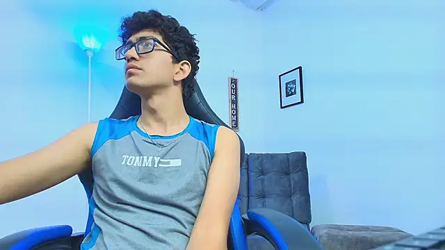 Snapshot of TylerWhite_ chatting on 09-09-25, 04:34 TylerWhite online show from 09-09-25, 04:34