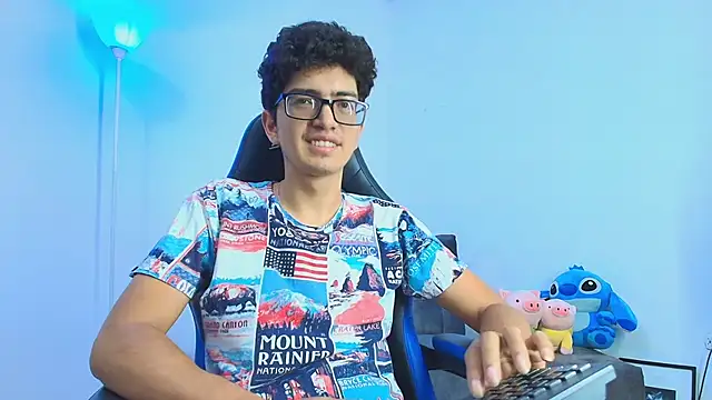 Snapshot of TylerWhite_ chatting on 09-19-25, 06:15 TylerWhite online show from 09-19-25, 06:15