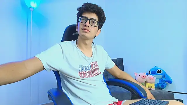 Snapshot of TylerWhite_ chatting on 09-20-25, 05:08 TylerWhite online show from 09-20-25, 05:08