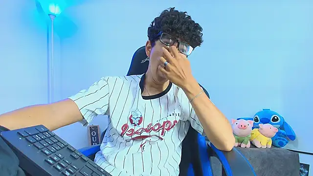 Snapshot of TylerWhite_ chatting on 09-26-25, 05:55 TylerWhite online show from 09-26-25, 05:55