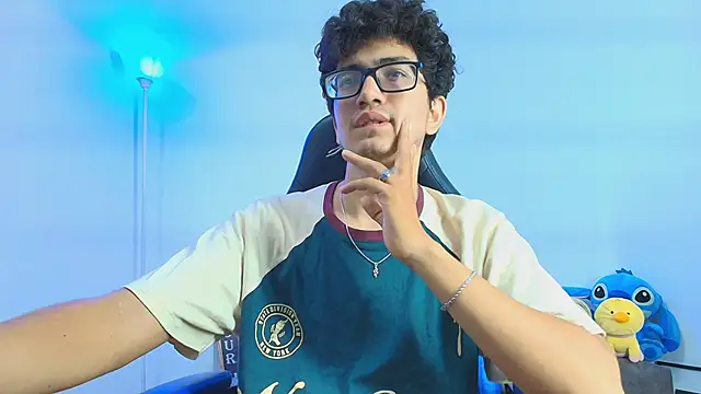 Snapshot of TylerWhite_ chatting on 10-02-25, 03:46 TylerWhite online show from 10-02-25, 03:46