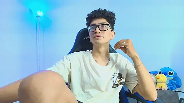 Snapshot of TylerWhite_ chatting on 10-09-25, 06:22 TylerWhite online show from 10-09-25, 06:22