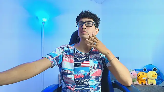 Snapshot of TylerWhite_ chatting on 10-14-25, 07:58 TylerWhite online show from 10-14-25, 07:58