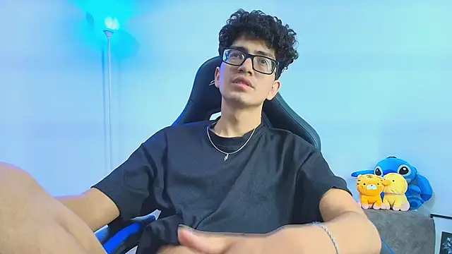 Snapshot of TylerWhite_ chatting on 10-25-25, 03:25 TylerWhite online show from 10-25-25, 03:25