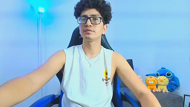 Snapshot of TylerWhite_ chatting on 11-07-25, 03:39 TylerWhite online show from 11-07-25, 03:39