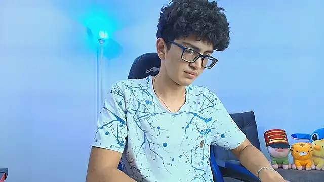 Snapshot of TylerWhite_ chatting on 11-15-25, 07:49 TylerWhite online show from 11-15-25, 07:49