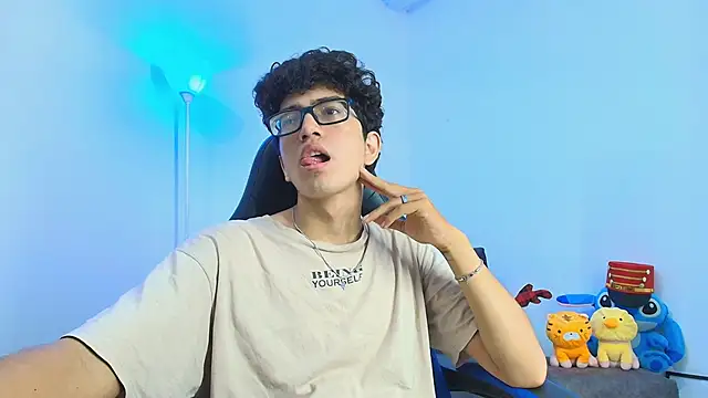 Snapshot of TylerWhite_ chatting on 12-02-25, 05:57 TylerWhite online show from 12-02-25, 05:57