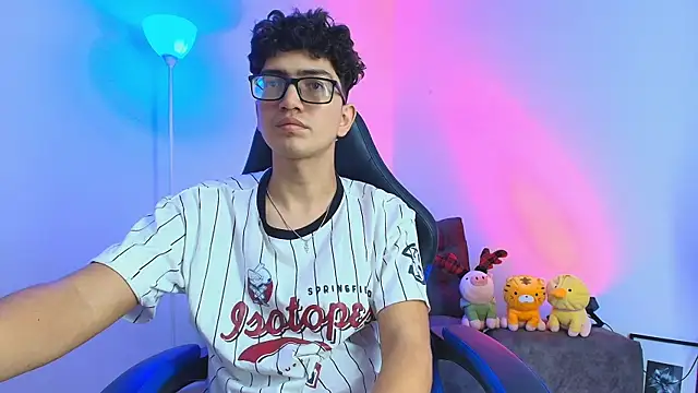 Snapshot of TylerWhite_ chatting on 12-14-25, 03:45 TylerWhite online show from 12-14-25, 03:45