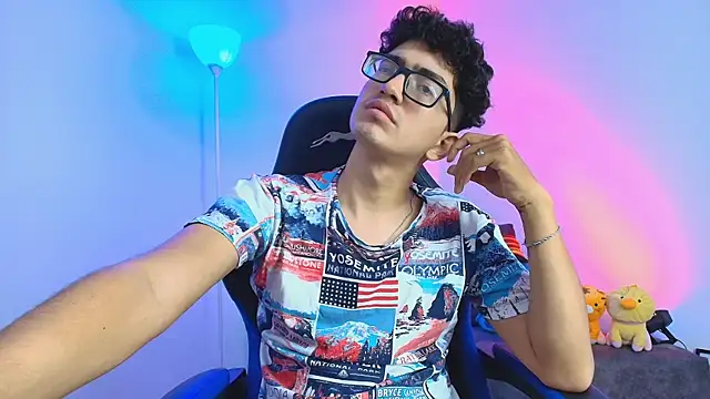 Snapshot of TylerWhite_ chatting on 12-17-25, 04:29 TylerWhite online show from 12-17-25, 04:29