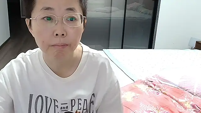 Snapshot of sonyx chatting on 09-28-25, 04:01 sonyx online show from 09-28-25, 04:01