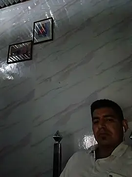 Snapshot of latino17 chatting on 03-05-26, 07:26 latino17 online show from 03-05-26, 07:26