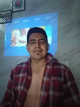 Snapshot of latino17 chatting on 03-10-26, 08:41 latino17 online show from 03-10-26, 08:41