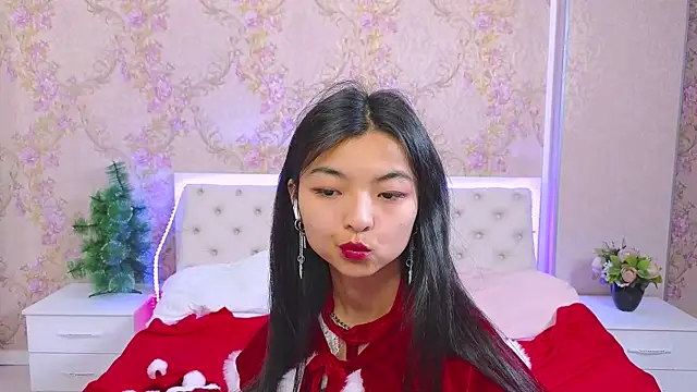 Shy Kira online show from 12-13-24, 01:44