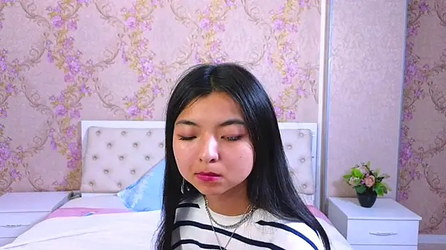 Shy Kira online show from 01-23-25, 03:54