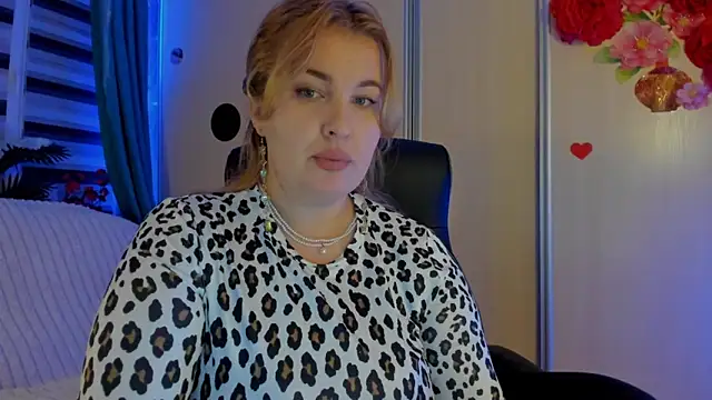 CoraSwon online show from 11-05-25, 09:48