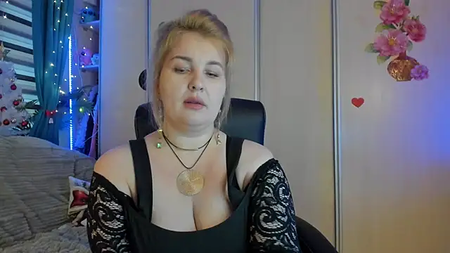 CoraSwon online show from 01-08-26, 10:39