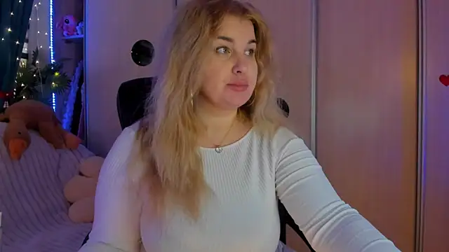 CoraSwon online show from 02-03-26, 07:24