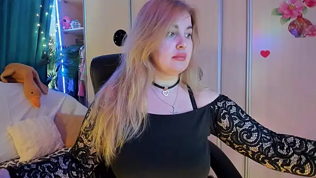 CoraSwon online show from 02-23-26, 06:55