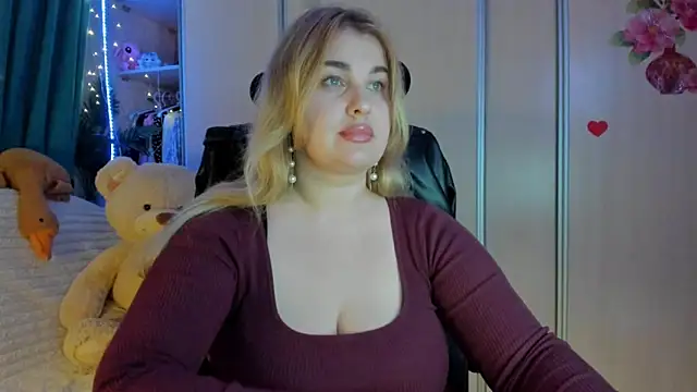 CoraSwon online show from 03-04-26, 05:30