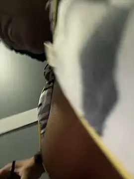 Snapshot of KLoveeee chatting on 01-20-25, 03:37 KLoveeee online show from 01-20-25, 03:37