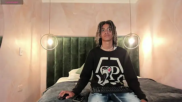 Maxim-Walker online show from 01-27-25, 03:26