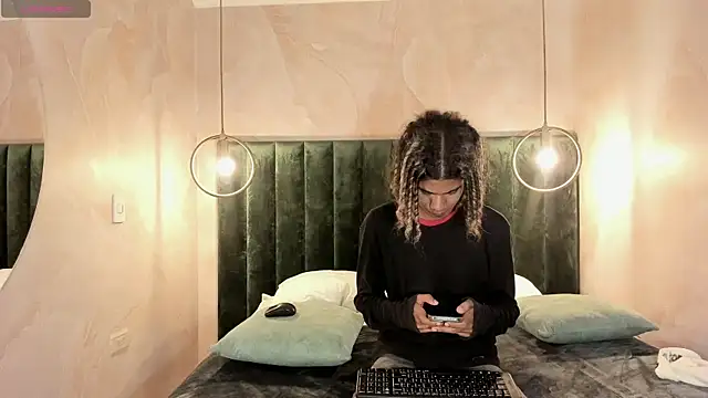 Maxim-Walker online show from 01-31-25, 02:58